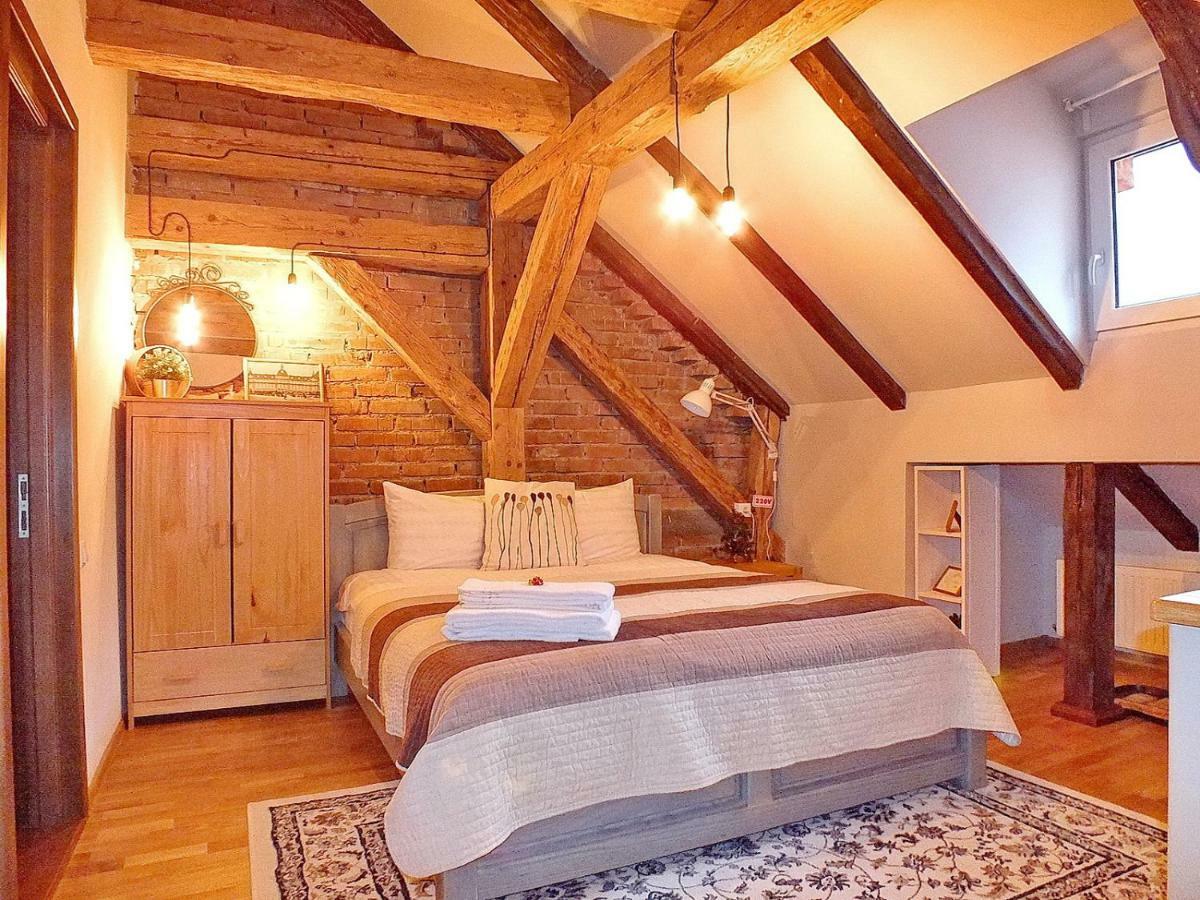 Wood House Republicii Ξενοδοχείο Μπρασόβ Εξωτερικό φωτογραφία
